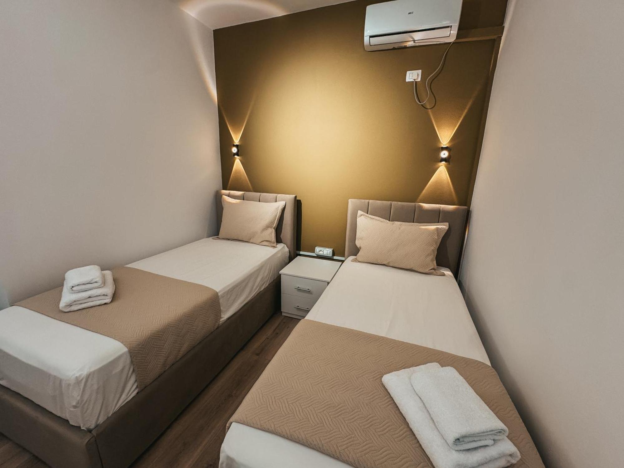 Relaxx & 3* Tirana