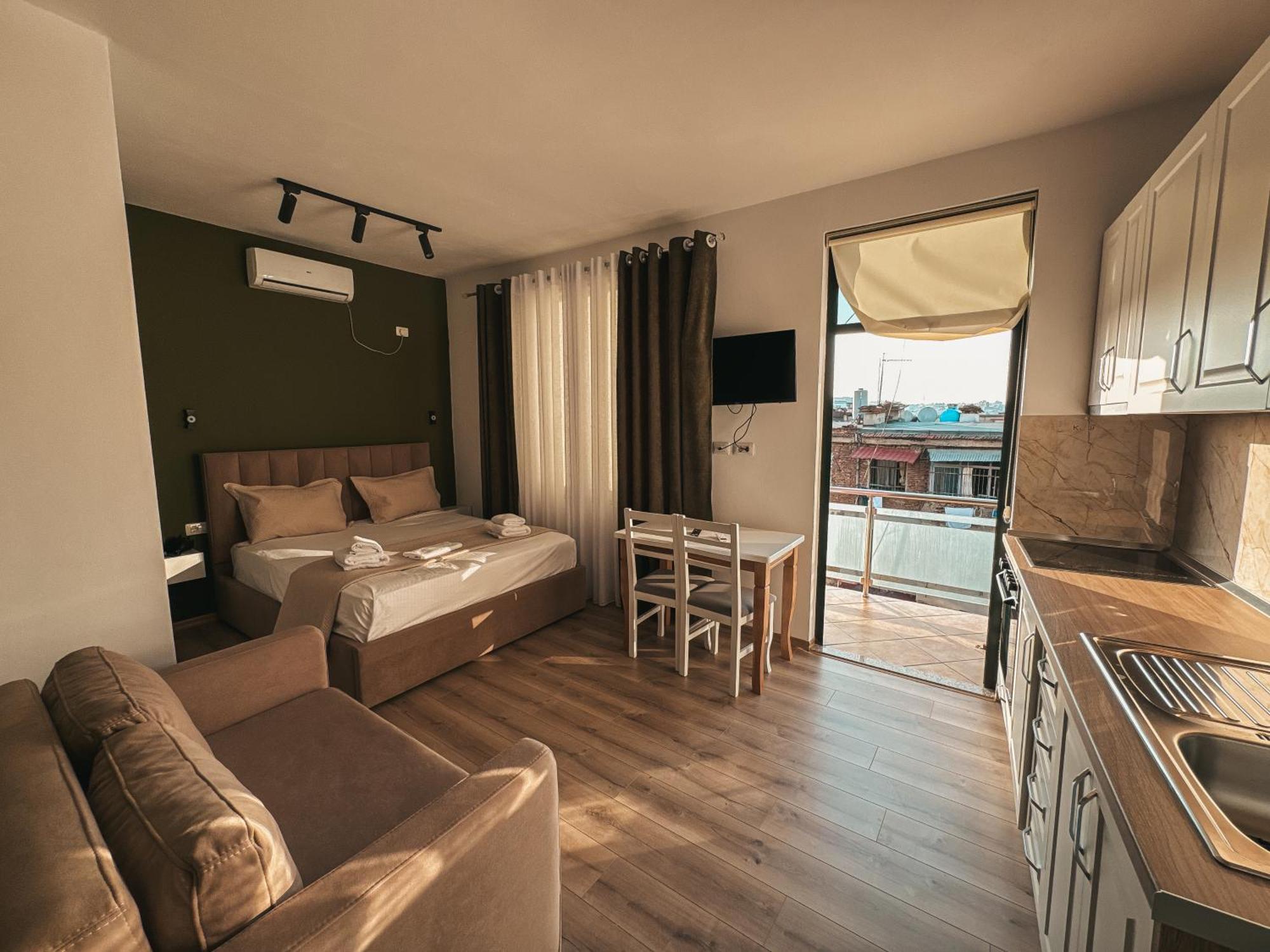 Relaxx & Hotel Tirana